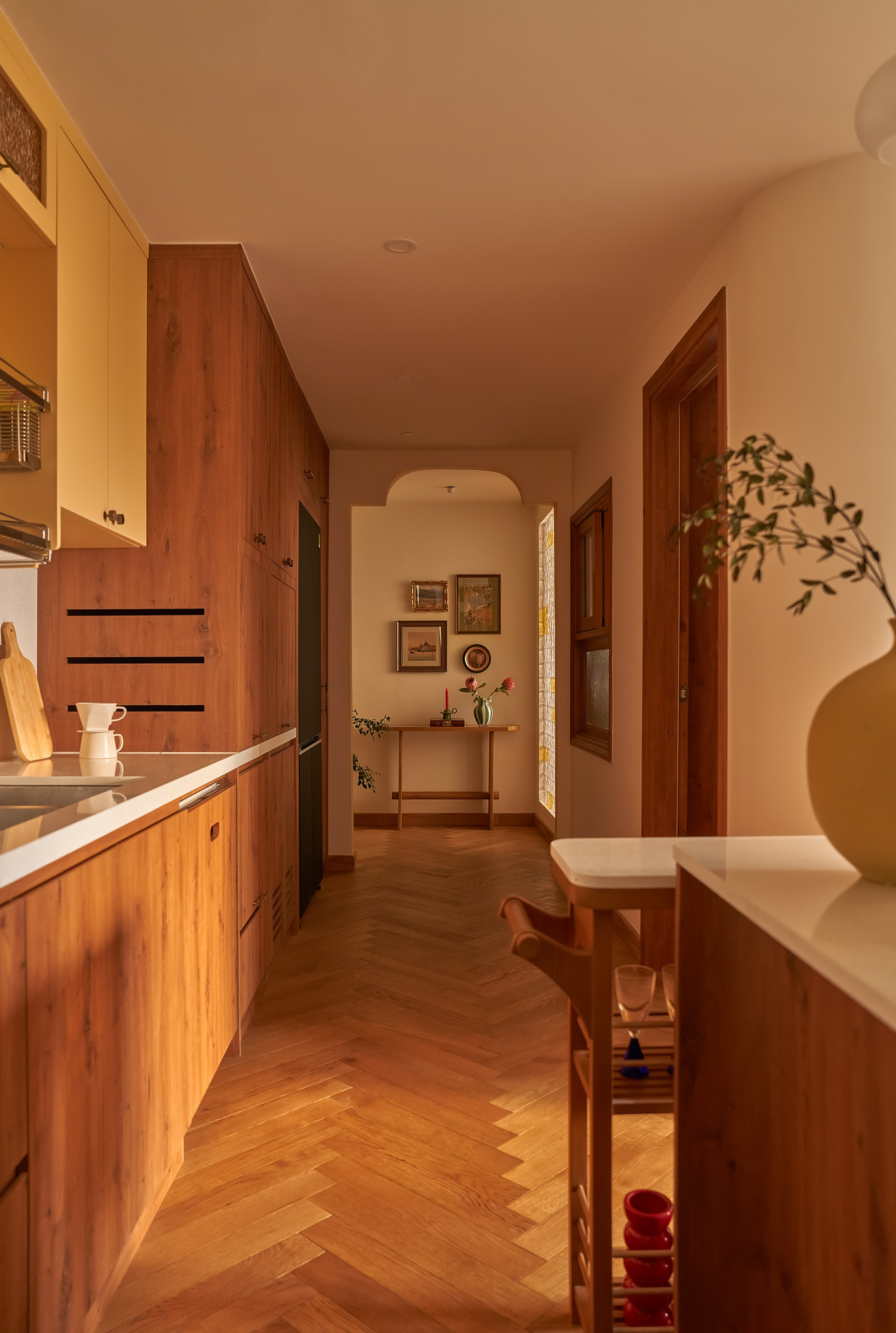 Căn hộ 130m2 được lấy cảm hứng từ những nếp gấp của gỗ - Ảnh 3