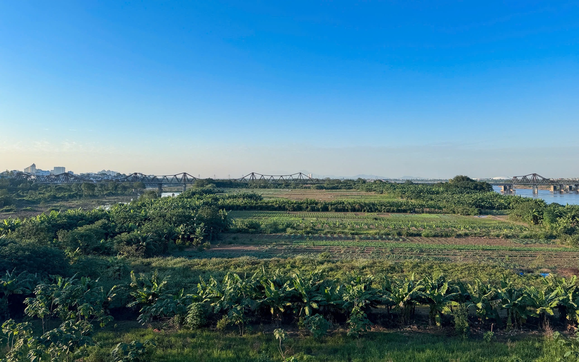 Hiện trạng cảnh quan sông Hồng dự kiến làm đại lộ tỉ USD - Ảnh 3