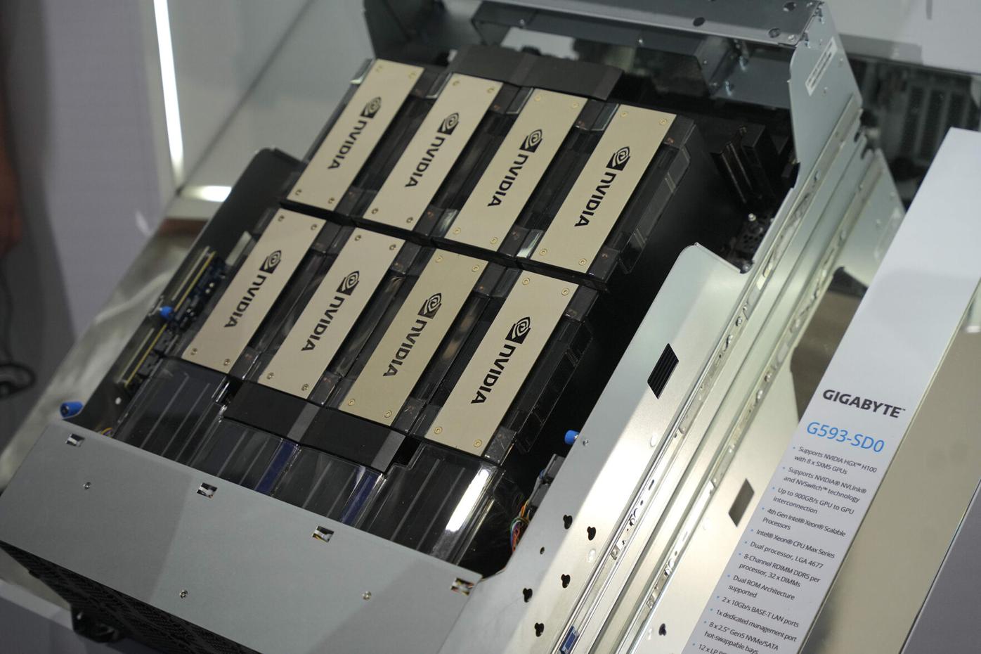 Bị cáo buộc buôn lậu GPU NVIDIA vào Trung Quốc, 4 người Mỹ có thể bị phạt tù tới 200 năm - Ảnh 2