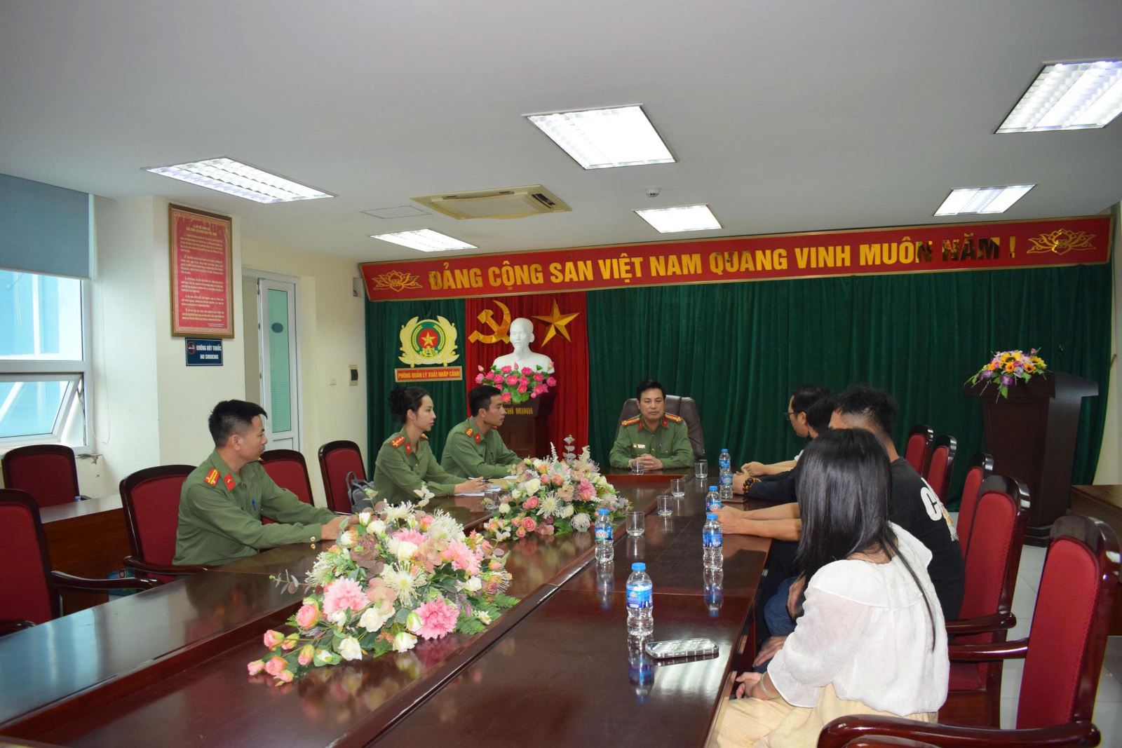 Một công ty và 39 lao động nước ngoài vừa bị xử phạt 900 triệu đồng, chuyện gì đã xảy ra? - Ảnh 1