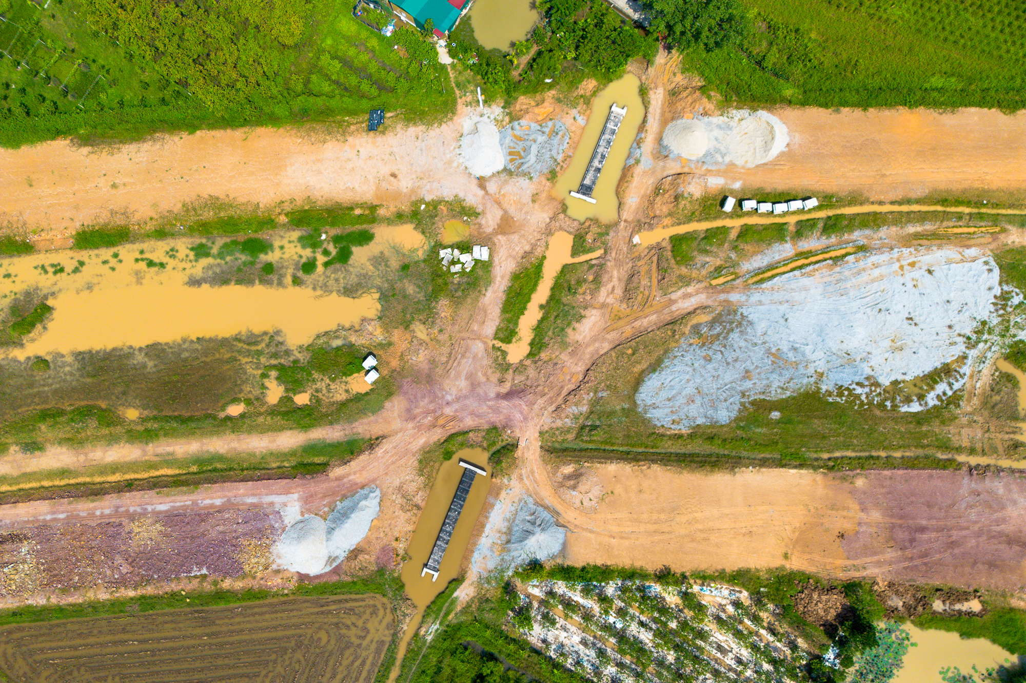 Toàn cảnh tuyến đường vành đai 85.000 tỷ ở Bắc Ninh: Nhiều đoạn đã trải nhựa, sẽ hoàn thành sau 2 tháng - Ảnh 8