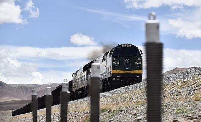 Trung Quốc chi số tiền khủng chôn 15.000 thanh sắt dọc tuyến đường sắt: Hóa ra họ chính là "bậc thầy" - Ảnh 2