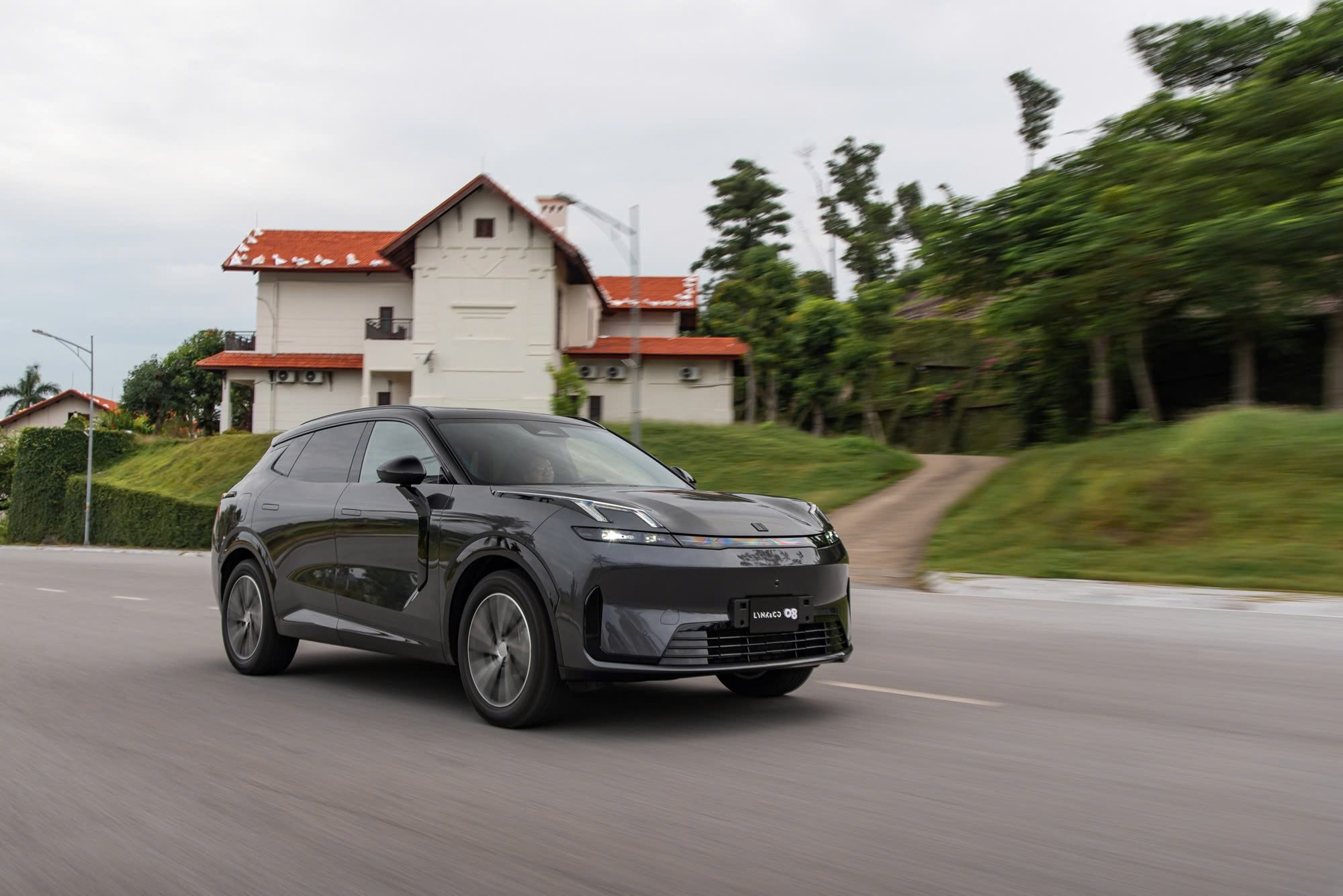 Trải nghiệm Lynk & Co 08: Thiết kế tinh gọn, vận hành êm ái, nhiều tiện nghi hỗ trợ - Ảnh 3