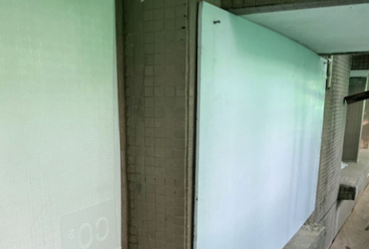 2 điểm cực kỳ bất thường trong tòa nhà cháy ở Hong Kong (Trung Quốc) - Ảnh 3