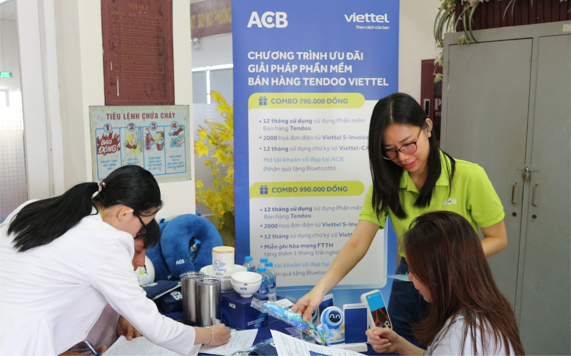 ACB: Xuống từng cơ sở, hỗ trợ hộ kinh doanh 60 ngày cao điểm chuyển đổi từ thuế khoán sang kê khai - Ảnh 1