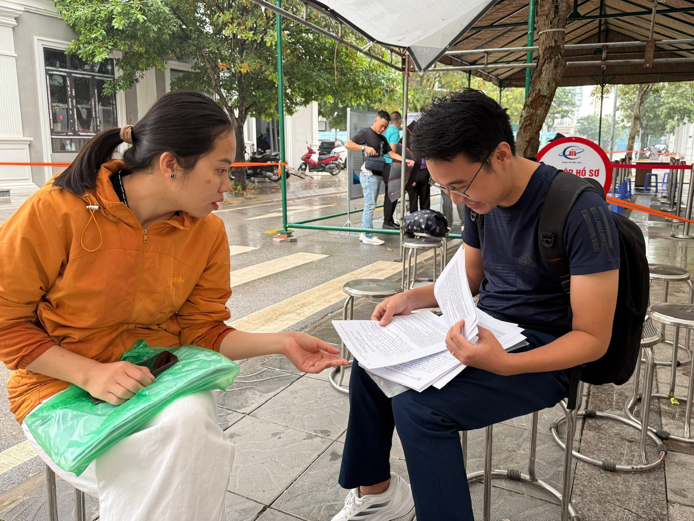 Phát triển nhà ở xã hội: Nhiều nút thắt cần gỡ bỏ - Ảnh 1