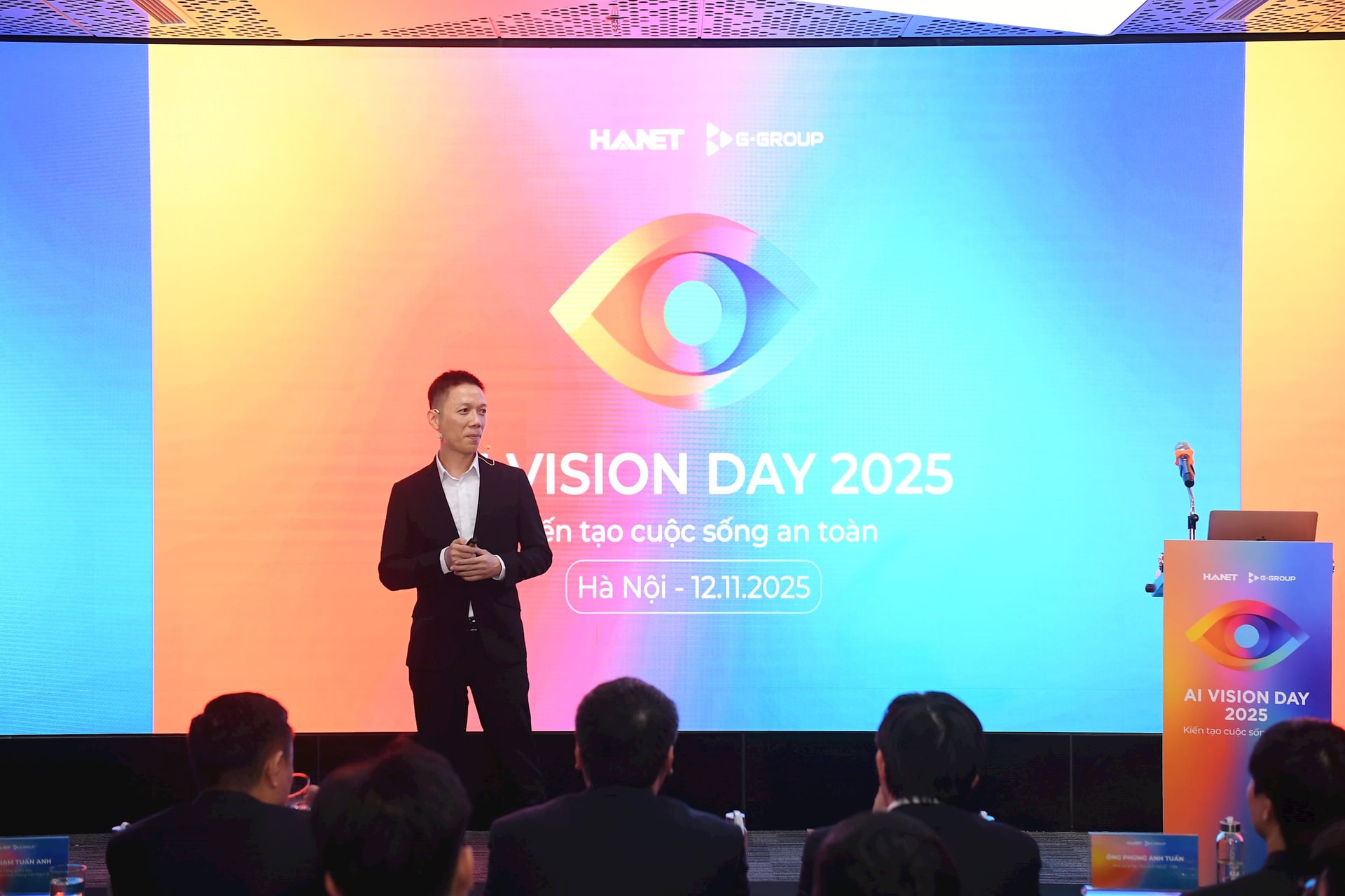 Ra mắt hệ sinh thái AI Camera "Make in Vietnam" với hơn 1.000 thuật toán AI: Công cụ giúp F88 quản trị rủi ro và tối ưu vận hành gần 900 phòng giao dịch - Ảnh 1