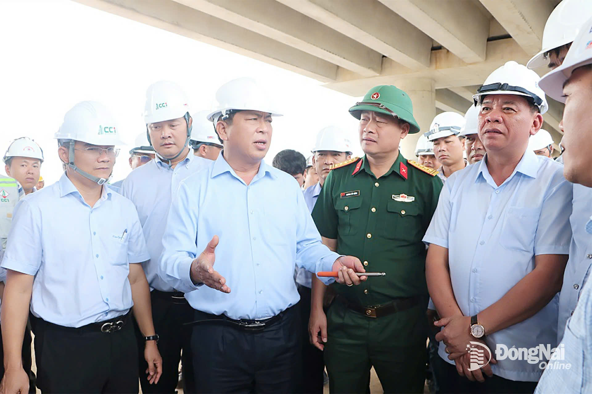 Cao tốc trị giá hơn 21.500 tỷ đồng chạy nước rút về đích cuối năm 2025: Bộ Trưởng Bộ Xây dựng đưa ra yêu cầu với chủ đầu tư - Ảnh 2