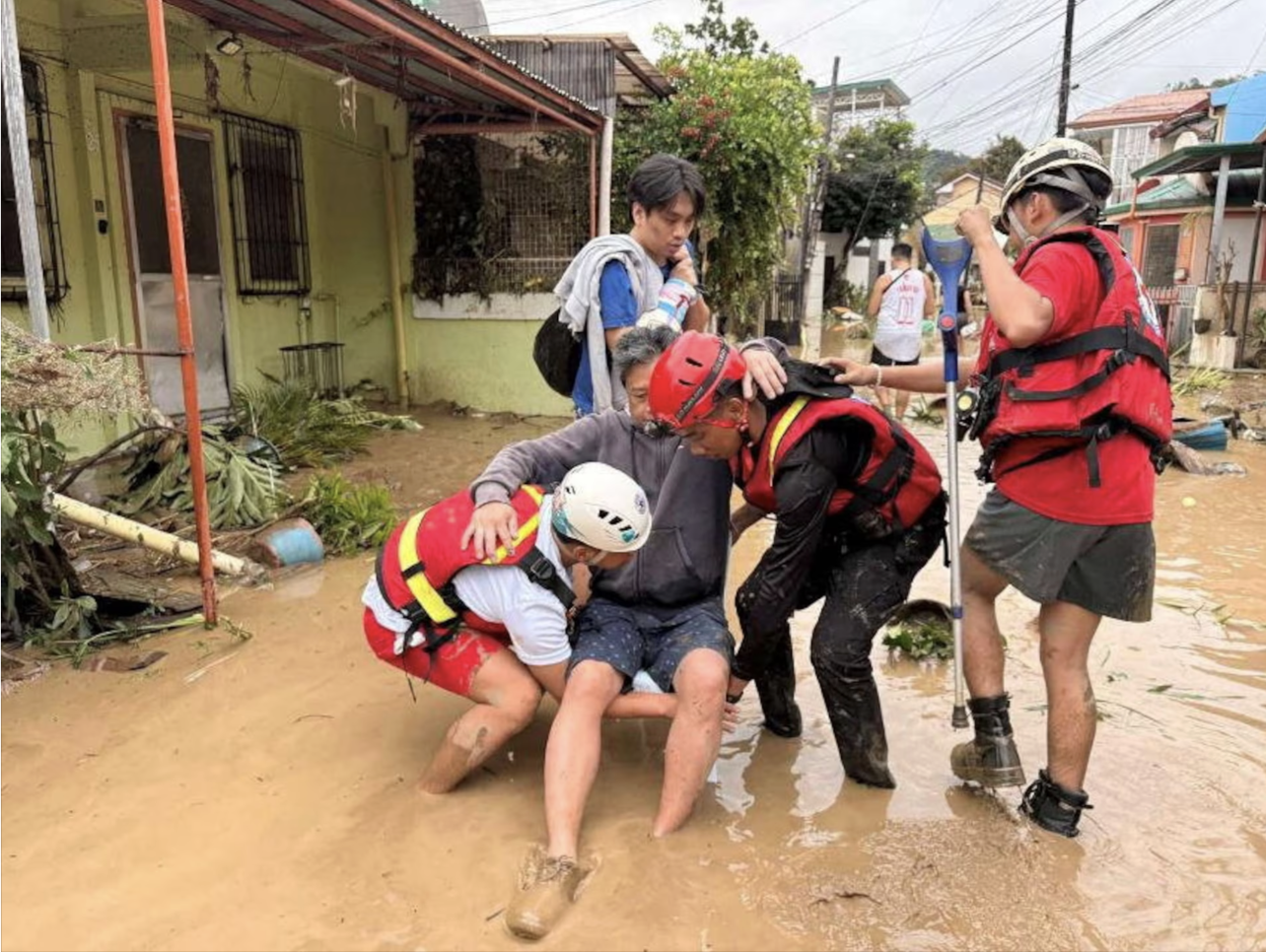 Bão Kalmaegi tàn phá Philippines: Ít nhất 46 người thiệt mạng, hàng chục nghìn người phải sơ tán - Ảnh 3