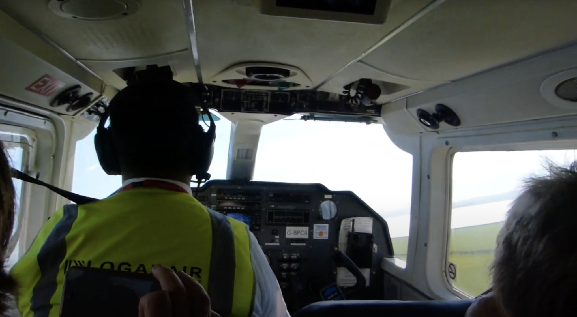 Chuyến bay chưa đến 1 phút đã hạ cánh - Ảnh 2