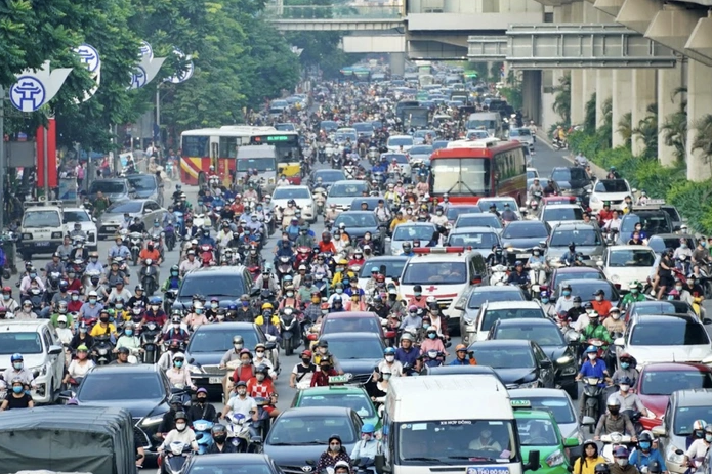 Hà Nội dự kiến hỗ trợ tối đa 20 triệu đồng cho người dân đổi từ xe máy xăng sang xe máy điện - Ảnh 1