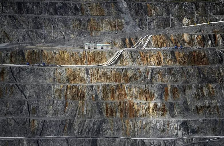 Quốc gia sản xuất đồng lớn thứ 3 thế giới trúng lớn: Phát hiện mỏ trữ lượng 500 triệu tấn quặng, có thể tạo ra hàng nghìn việc làm nhưng người dân kiên quyết lắc đầu - Ảnh 1