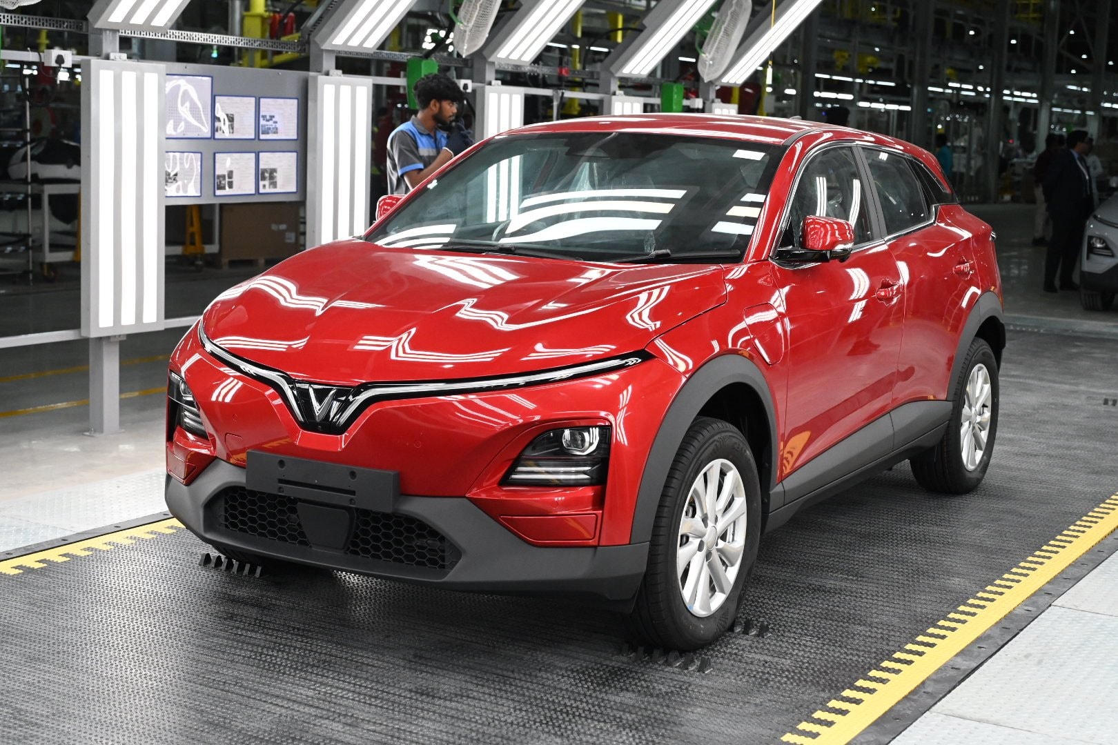 Quốc gia châu Á tỷ dân này cùng lúc đón VinFast và Tesla, nhưng 'gã khổng lồ Mỹ' đang đuối hơn? - Ảnh 1