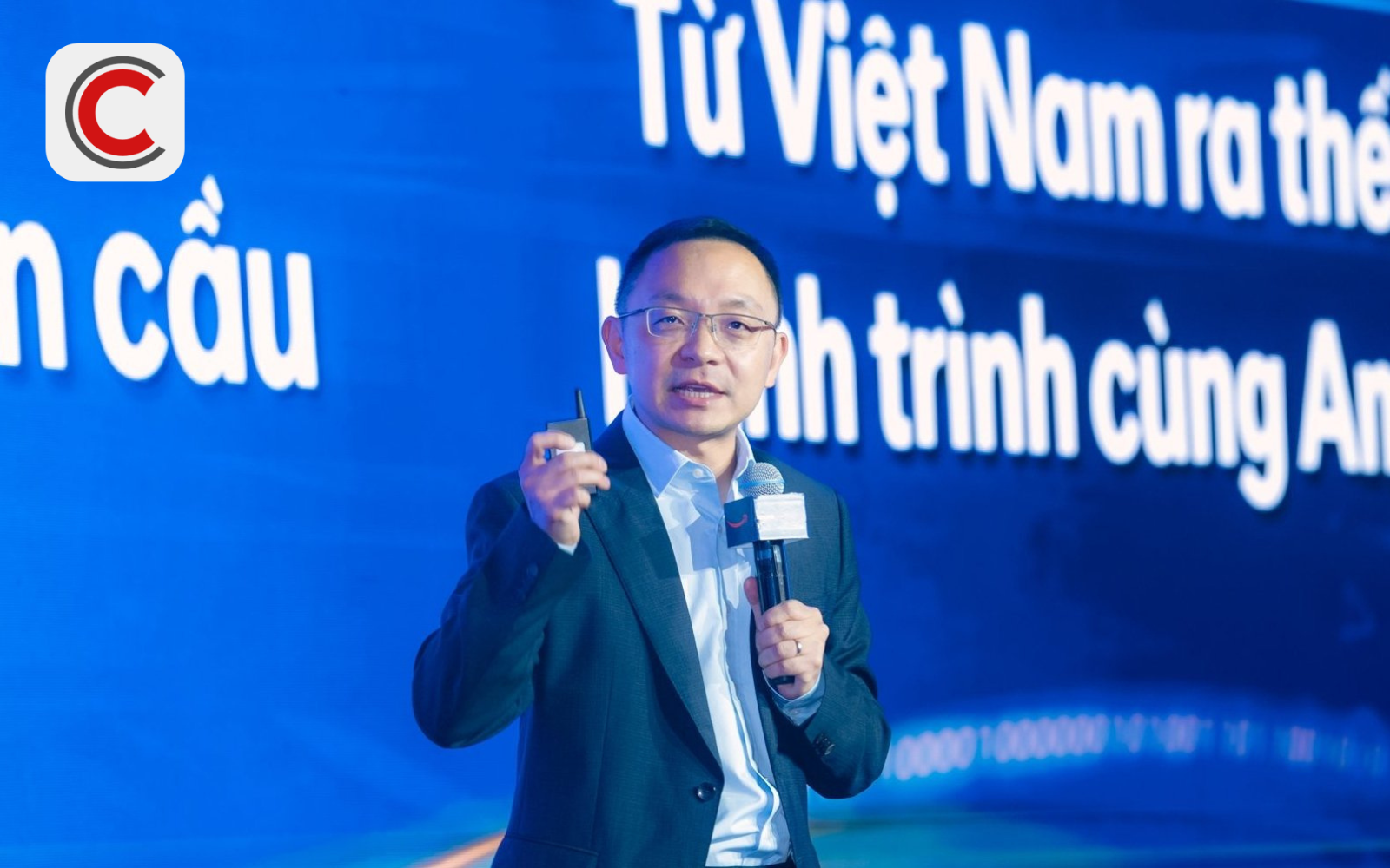 Sếp Amazon: Việt Nam ở vị thế hoàn hảo để trở thành trung tâm xuất khẩu thương mại điện tử của khu vực - Ảnh 1