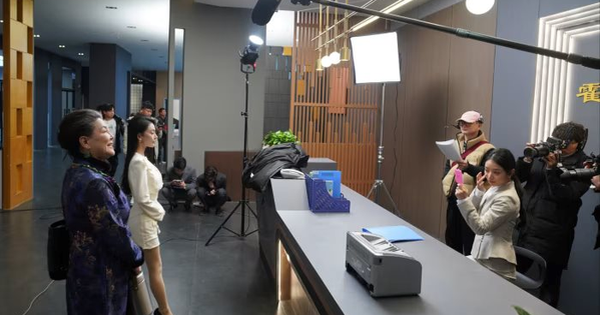 Làn sóng phim '2 phút' tại Trung Quốc: Thị trường gần 10 tỷ USD màu mỡ làm rung chuyển hệ thống truyền hình, điện ảnh truyền thống