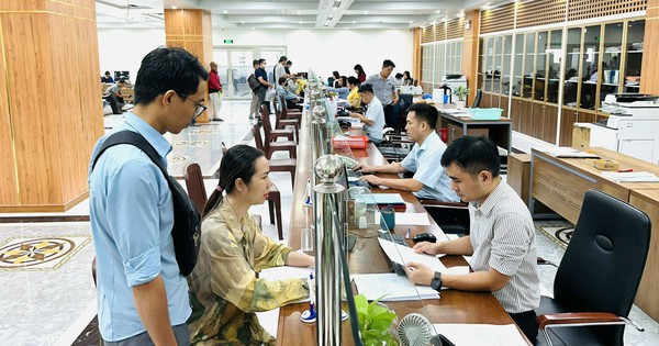 Hôm nay, một số BHXH cơ sở tại TP HCM tiếp nhận hồ sơ tại địa điểm mới