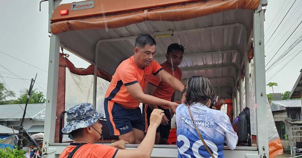 Philippines sơ tán hàng chục ngàn người để tránh bão