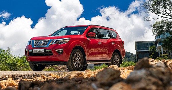Mẫu SUV cỡ D giảm giá một nửa