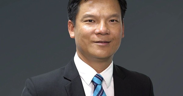 Từ nhiệm vị trí TGĐ Hòa Bình (HBC), ông Lê Văn Nam vẫn làm Chủ tịch công ty xây dựng riêng, là đối tác quen mặt của Sunshine