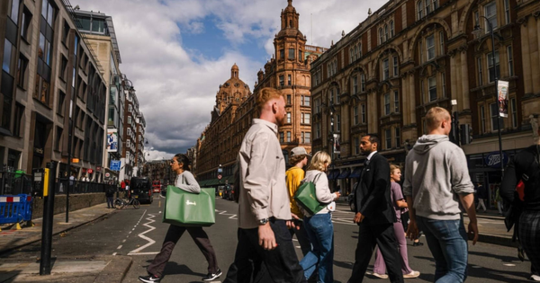 Buồn của châu Âu: Nhóm nền kinh tế 11 nghìn tỷ USD giàu nhất rơi vào vòng xoáy bất ổn và ‘nợ như chúa chổm’, các nước từng suýt phá sản nay lại thành ‘hình mẫu tăng trưởng’