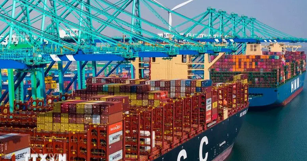 Xuất khẩu Trung Quốc bất ngờ sụt giảm mạnh trong tháng 10