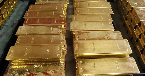 Một quốc gia tại châu Âu đang nắm giữ hơn 520 tấn vàng, dự định "gửi nhờ" ở hai cường quốc