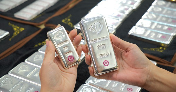 Giá bạc 11/11 bật tăng mạnh