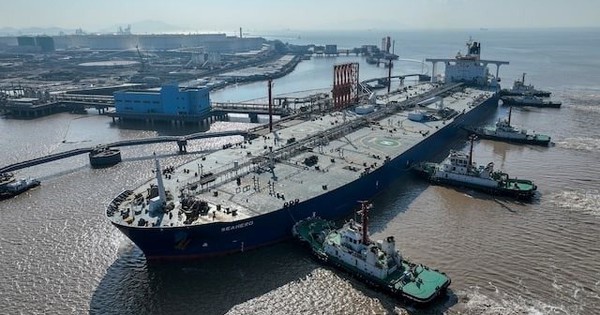 Nền kinh tế hơn 400 tỷ USD bẻ gãy hàng nghìn lệnh trừng phạt của Mỹ: Xuất khẩu dầu đạt mức cao nhất 7 năm nhờ bán cho khách sộp với giá rẻ hơn 8 USD/thùng