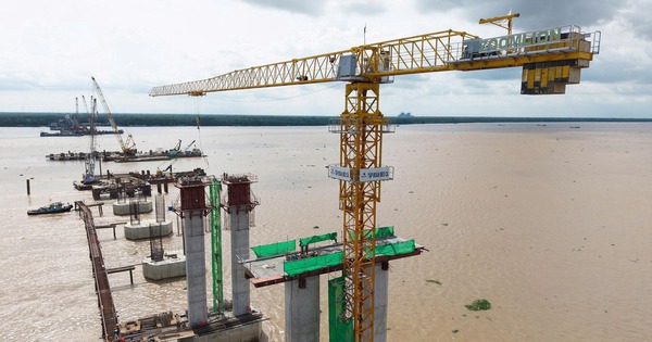Đèo Cả báo tin vui: Cầu có trụ tháp cao tương đương tòa nhà 35 tầng, nhịp chính dài thứ 2 Việt Nam vừa vượt tiến độ