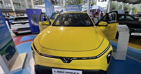 Mẫu MPV 7 chỗ mới nhất của VinFast gây bất ngờ cho giới chạy xe dịch vụ