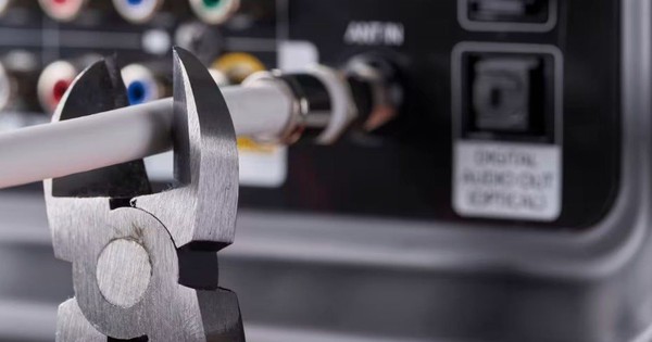 Truyền hình cáp sụt giảm mạnh: Một nửa hộ gia đình Mỹ không dùng dịch vụ, hàng loạt nhà cung cấp bán mảng kinh doanh