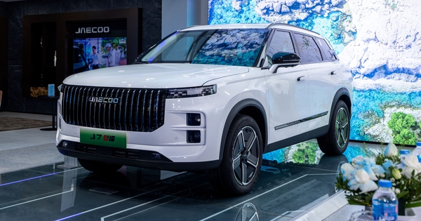 Thị trường ô tô Việt đang dần đổi luật chơi: “Ưu đãi kép” bị soán ngôi bởi “ưu đãi ba”