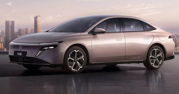 Hãng xe Nhật mở bán mẫu sedan hybrid đối đầu Toyota Camry đẹp long lanh nhưng giá rẻ khó tin – khởi điểm tương đương 400 triệu đồng