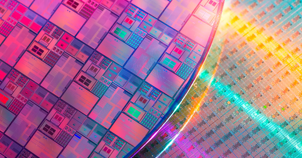 Chip GPU lượng tử quang của Trung Quốc gây sốc: Tuyên bố nhanh hơn GPU Nvidia 1.000 lần, sản xuất 12.000 wafer mỗi năm