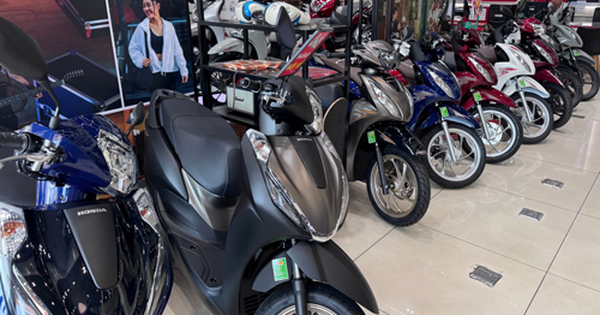 Xe máy Honda tăng giá, các hãng khác giảm