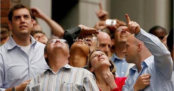 VN-Index bất ngờ đảo chiều hồi phục với thanh khoản thấp: Đáy quanh đây hay chỉ là nhịp "bull trap"?