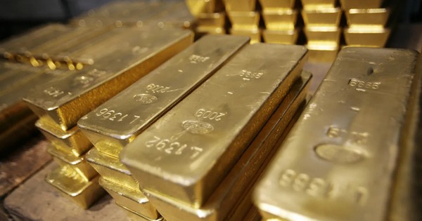 Phát hiện vàng thỏi và đồng xu khi đào đất vườn, trị giá lên đến 21 tỷ đồng