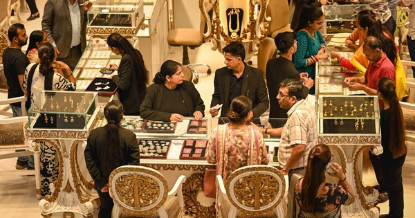 Chỉ trong 3 tháng, một nhóm người đã mua 1.300 tấn vàng