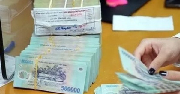 Hàng loạt chi nhánh ngân hàng, ATM tạm ngừng hoạt động vì ngập lụt