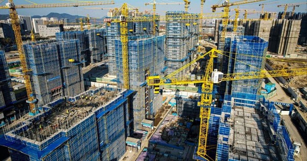 Khó bán nhà vì thị trường vẫn dư thừa 80 triệu căn, nhiều chủ hộ tại một quốc gia tuyệt vọng, làm mọi chiêu "tâm linh" để cầu may