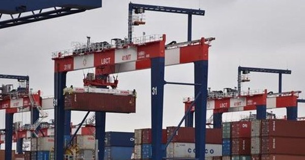 Nhà Trắng chuẩn bị "kế hoạch B" trước phán quyết về thuế quan của Tòa án Tối cao