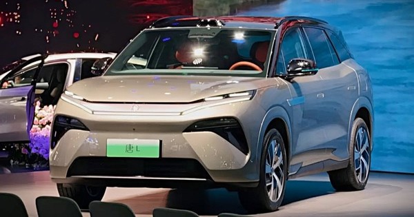 Mẫu SUV gây tranh cãi nhất của BYD ở Việt Nam vừa được nâng cấp: Sạc pin chỉ mất đúng 5 phút, giá tương đương 800 triệu