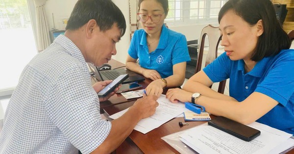 Đủ điều kiện hưởng lương hưu trước tuổi không được hưởng trợ cấp thất nghiệp