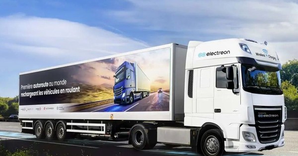 Pháp thử nghiệm cao tốc sạc không dây đầu tiên cho xe điện