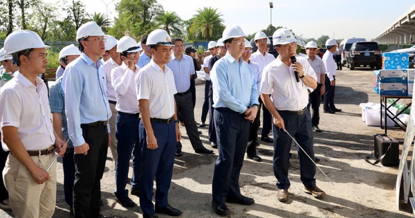 Những cây số Vành đai 3 đầu tiên sắp thông xe đạt tiến độ