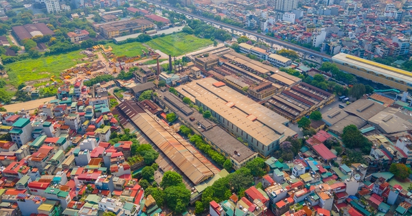 Nhiều doanh nghiệp vang bóng một thời sắp phải rời khỏi nội đô, Hà Nội đề xuất không xây chung cư trên nền đất cũ