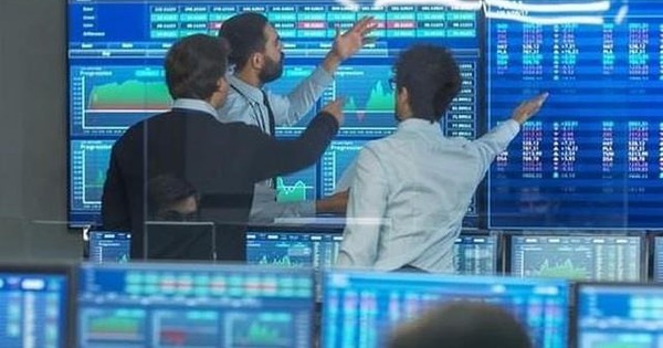 Phiên 25/11: Khối ngoại giảm bán ròng, ngược chiều tung hàng trăm tỷ gom một cổ phiếu ngân hàng