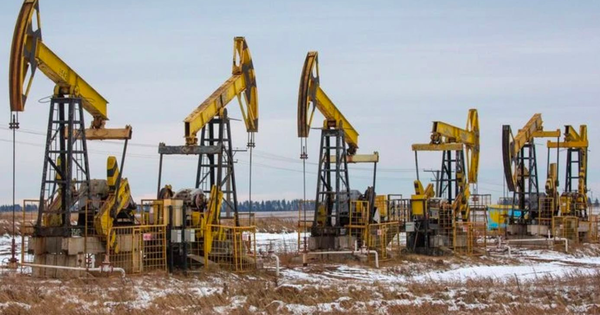 Dầu Nga có giá chiết khấu sâu kỷ lục, một khách sộp vừa tuyên bố 'cắt đứt' nay ngỏ ý muốn mua lại, tìm cách lách lệnh trừng phạt