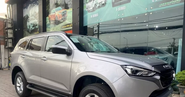 Mẫu SUV Nhật 7 chỗ giảm giá xuống ngang xe cỡ B