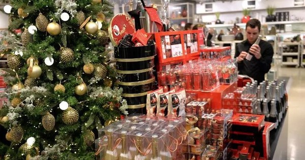 Sắp Giáng sinh, một quốc gia sắp phát hơn 4 triệu đồng tiền mặt cho người độc thân